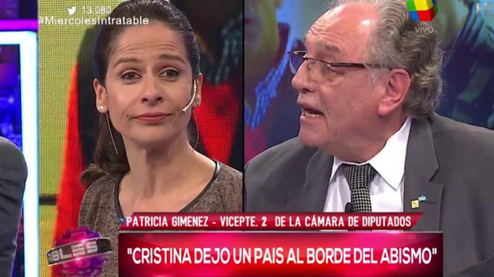 Heller y la periodista de Clarín, en un tenso cruce.