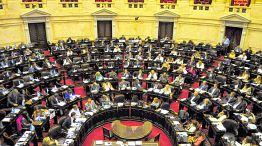 El Congreso aprobará la ley antidespidos esta semana, cuando Diputados confirme la media sanción que dio el Senado previamente. Macri vetará la ley, pero le harán pagar el costo político. <br>