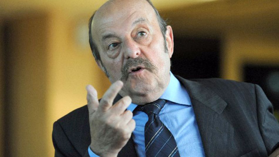 Julio Bárbaro.