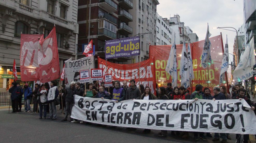 Dejaron solo un carril de vehículos habilitado al tránsito.