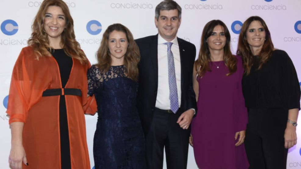 Gabriela Solustri, Luciana Mantero, Marcos Peña, Beby Lacroze y Florencia Peña.