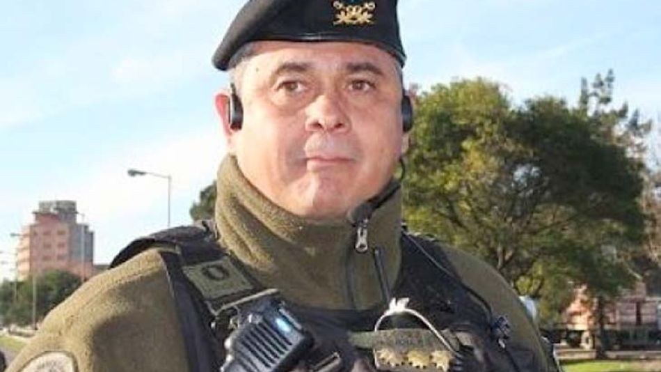 López Torales se arrojó sobre un auto en una protesta.