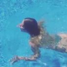 Evangelina Anderson nadando en tanga (23)