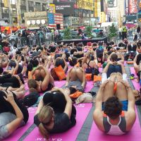 US-SOLSTICE-YOGA-TIMES SQUARE
