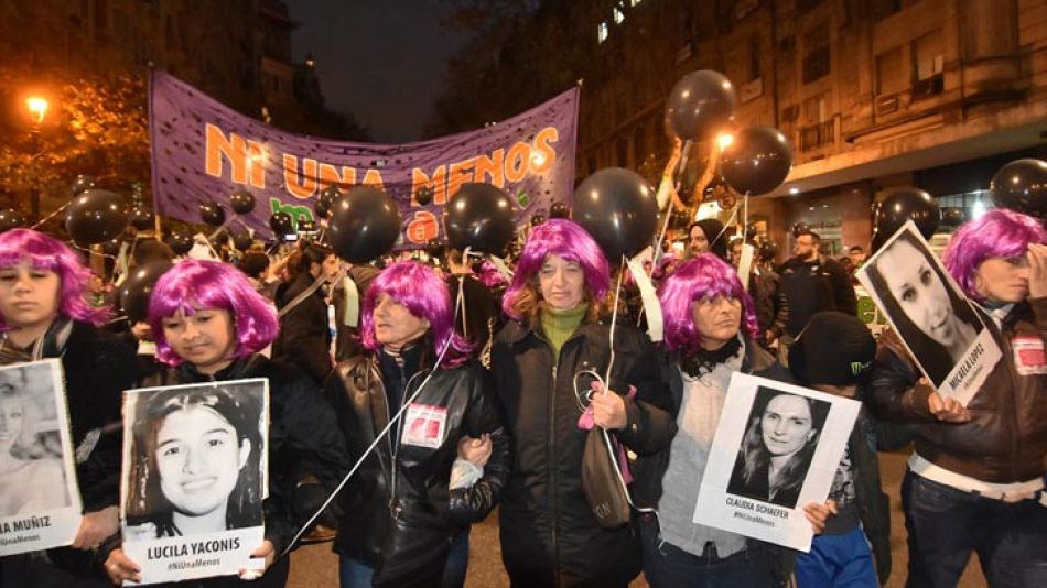 Se realiza la marcha Ni Una Menos, en contra de los femicidios.