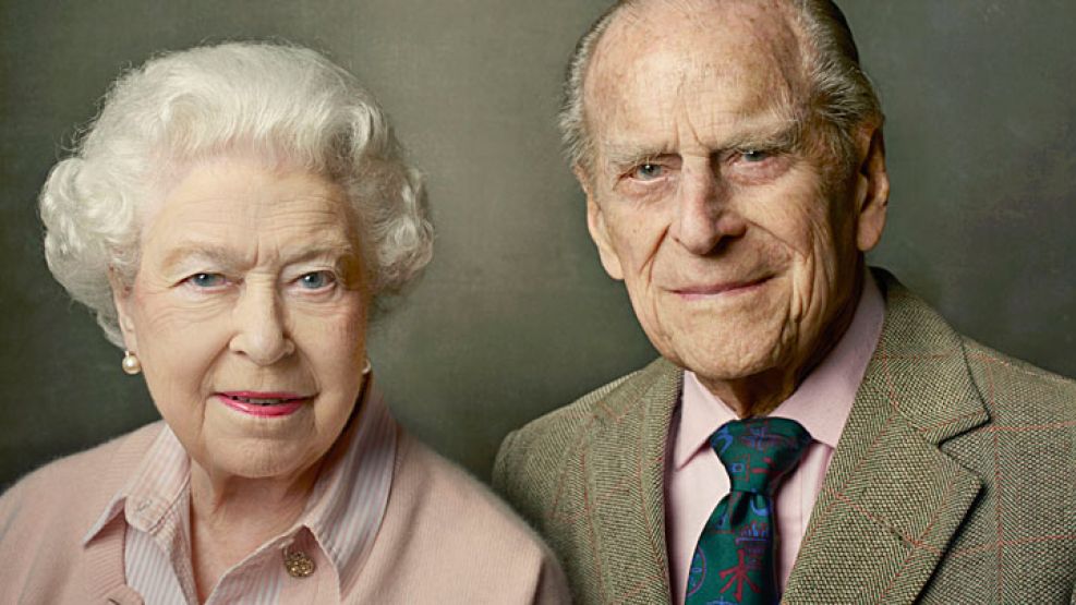 Familia. La reina y su marido por Annie Leibovitz.