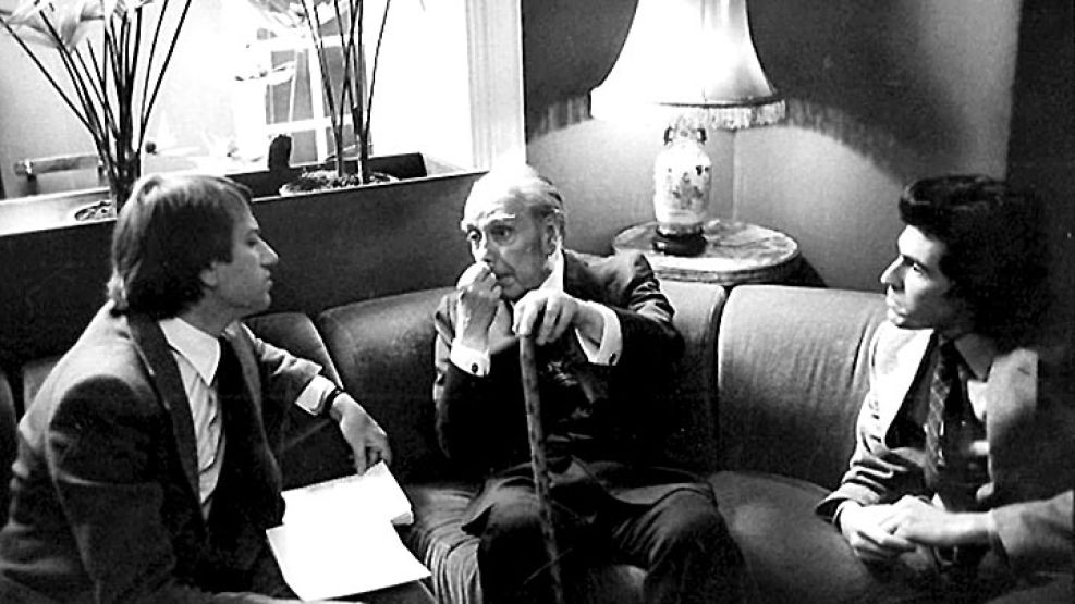 Encuentro. Héctor Bianciotti, Jorge Luis Borges y Jean-Paul Enthoven durante la entrevista.