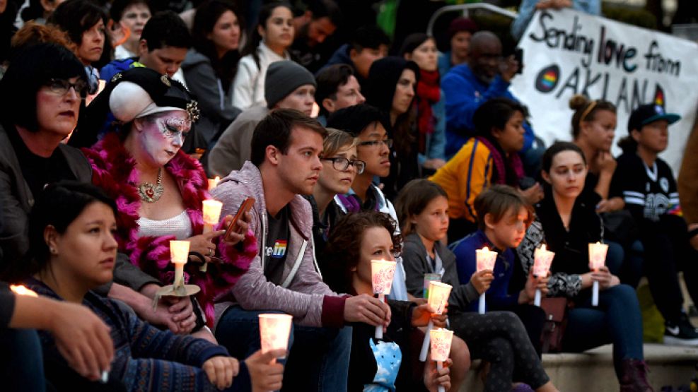 Vigilia en Orlando por las víctimas de la masacre en Pulse.