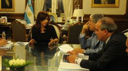 La expresidenta en una reunión en su despacho de la Rosada junto a Julio de Vido y José López.