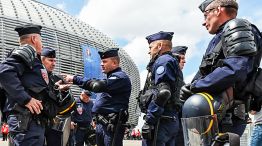 Blindados. El megaoperativo de seguridad, que cuenta con policías, militares y gendarmes, costó 24 millones de euros.<br>