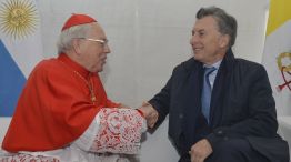 El presidente Mauricio Macri junto al Cardenal Giovanni Battista Re, en un encuentro previo a la celebración de la Santa Misa de Clausura del XI Congreso Eucarístico Nacional en el Hipódromo de San Mi