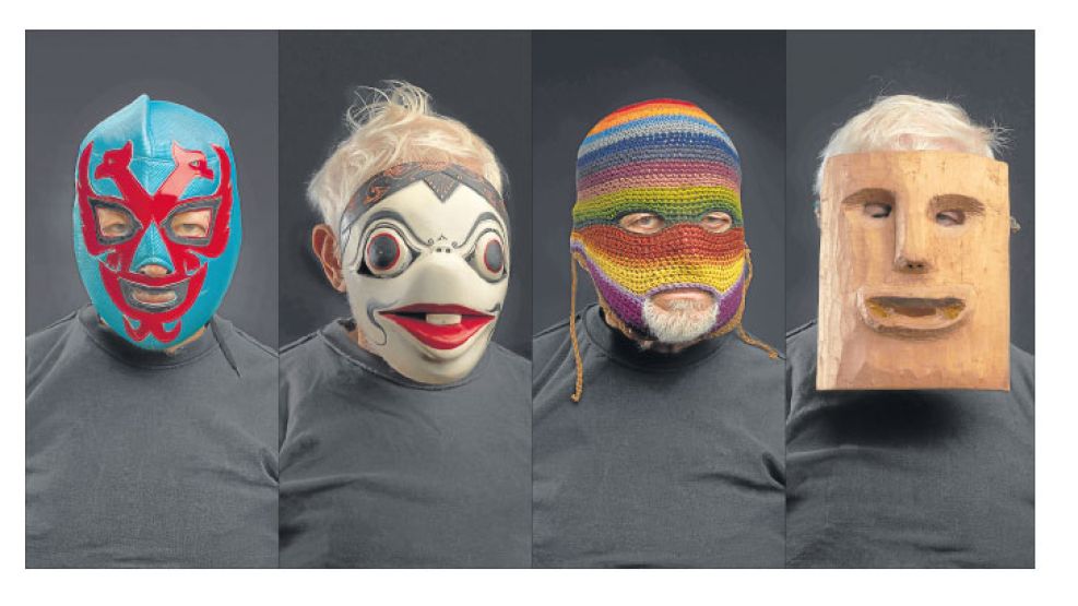 Devenir. El artista transita de una máscara a otra, en una metamorfosis que es como un cambio de piel. La muestra funciona también como una lenta biografía.