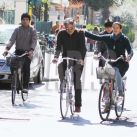 EXCLUSIF Andrea Bocelli fait du vélo. News Pictures