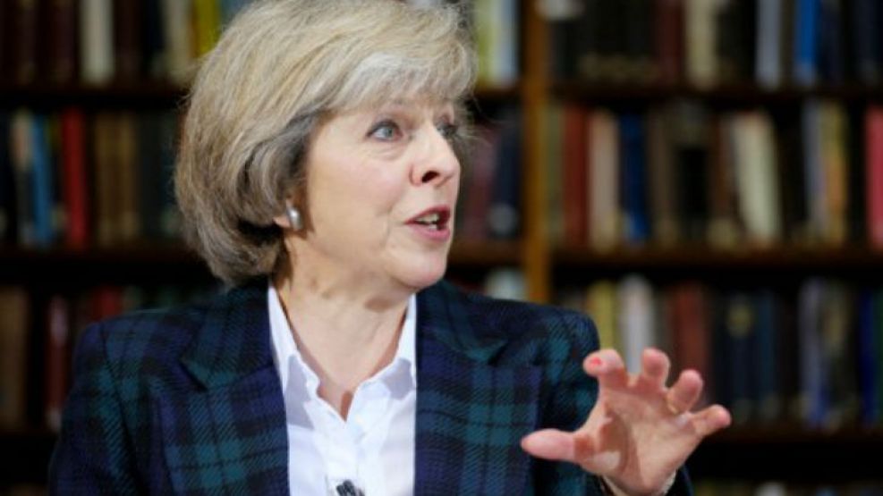 En carrera para capitanear la transición al Brexit está la ministra de Interior, Theresa May. Es comparada por la prensa con Margaret Thatcher