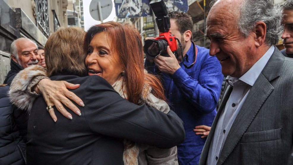 Cristina fue recibida en el Instituto Patria