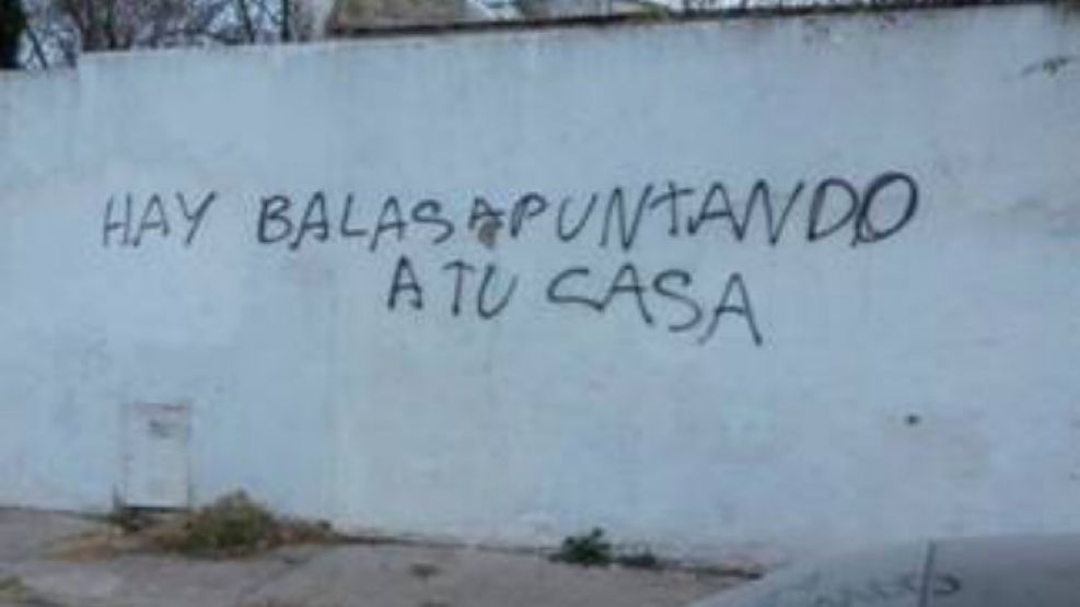 Amenazante pintada al Intendente de Mar del Plata: "Hay balas apuntando a tu casa".