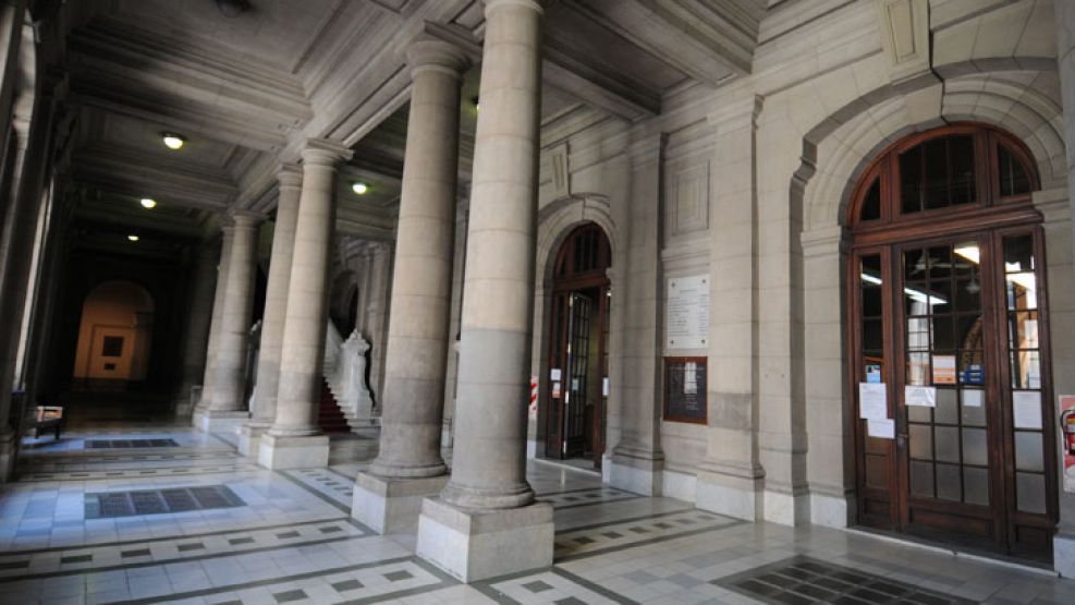 El Gobierno declaró monumento histórico al edificio del Colegio Nacional Buenos Aires.