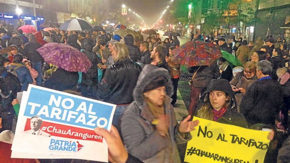 Las marchas contra los aumentos de tarifas se reproducen en todo el país.