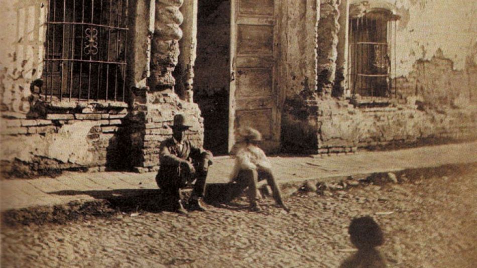 La casa sufrió diversas intervenciones y fue demolida en 1904, auge del período de libertad y espíritu positivista.