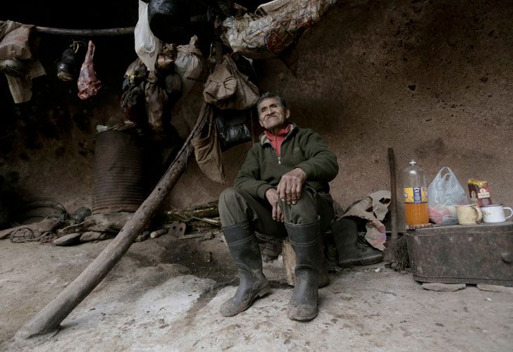 Pedro Luca ha vivido en una cueva en el norte de Argentina durante 40 años .