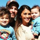 Lionel-Messi-Girlfriend-and-Kids-300x300