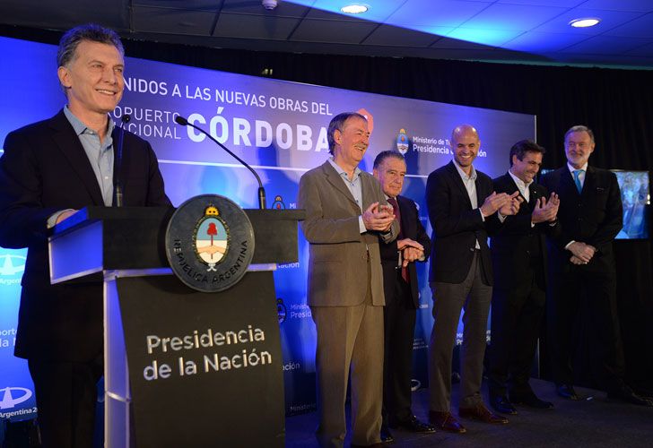 Mauricio Macri en el aeropuerto de Córdoba.