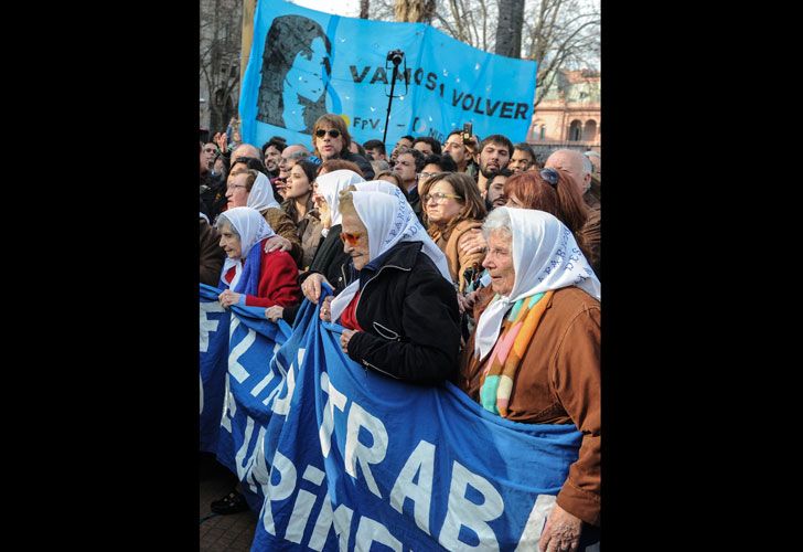 Hebe de Bonafini en plaza de mayo