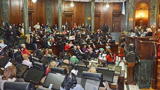 La edición 2016 del Parlamento de las Mujeres, que se realiza anualmente en la Legislatura de la Ciudad de Buenos Aires. Temer, presidente interino de Brasil, al presentar su gabinete sin ninguna figura femenina.