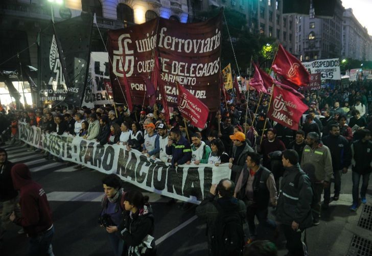 Sindicatos y organizaciones de Izquierda marcharon a Plaza de Mayo. 