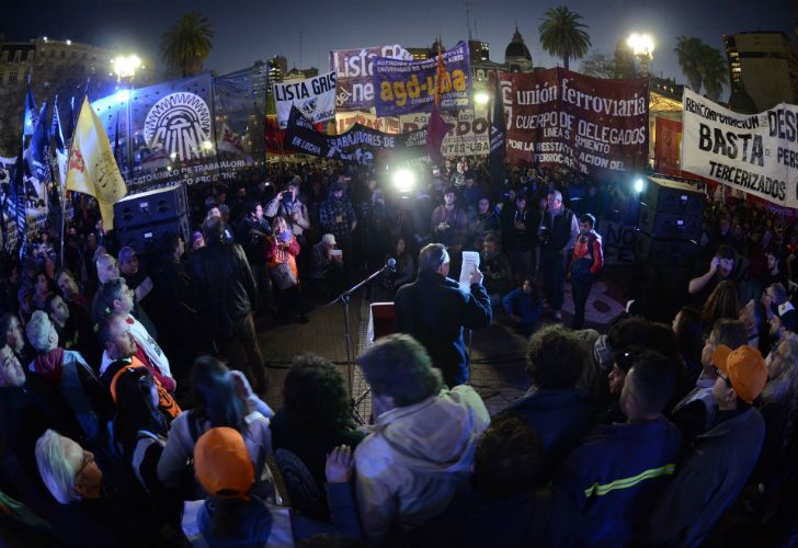 Sindicatos y organizaciones de Izquierda marcharon a Plaza de Mayo. 