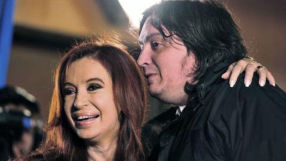 La expresidenta Cristina Fernández de Kirchner y su hijo Máximo.