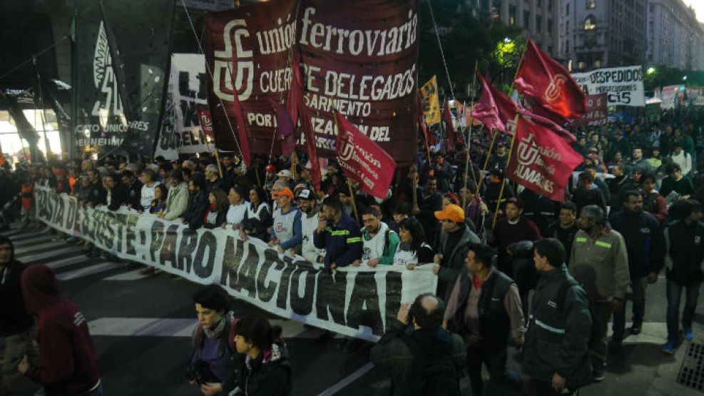 Sindicatos y organizaciones de Izquierda marcharon a Plaza de Mayo. 