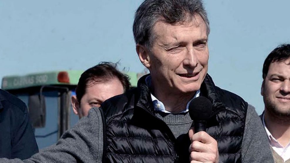 Macri, durante la puesta en marcha de las obras para la construcción del Metrobus en el partido de Tres de Febrero.