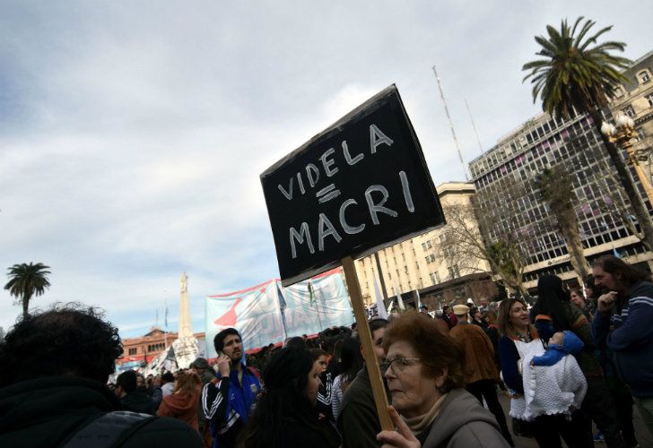 Hebe de Bonafini junto a la militancia en la ronda de los jueves número 2000 de Madres de Plaza de Mayo.