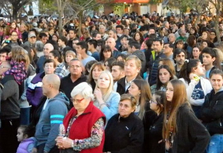 Familiares y amigos del joven asesinado en Escobar reclamaron Justicia durante una marcha.