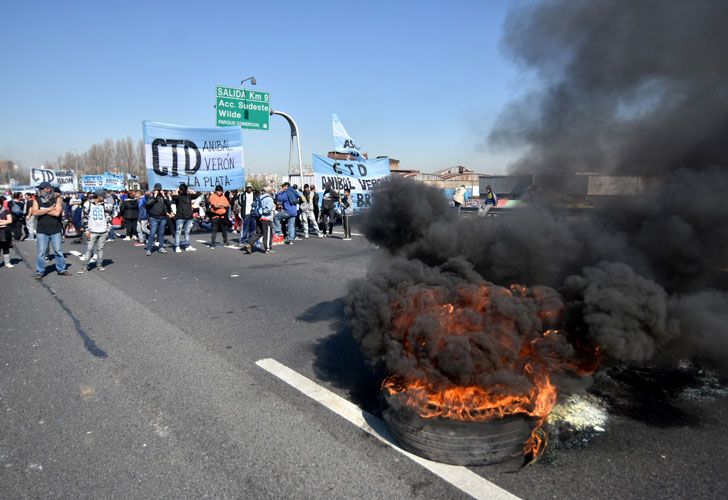 Corte en autopista La Plata