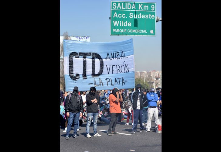 Corte en autopista La Plata