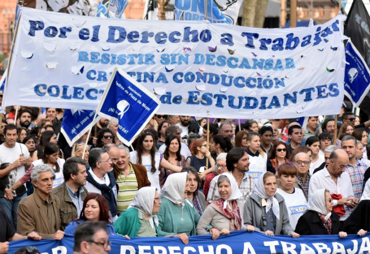 Militantes y dirigentes participaron de la Marcha de la Resistencia.