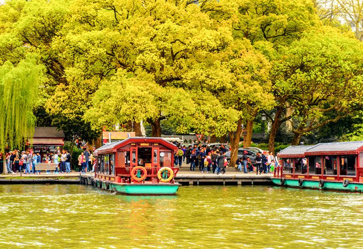 lujo. El hotel tiene diez pisos y vista al West Lake, un histórico lago declarado patrimonio mundial por la Unesco por el que harán un paseo en barco los mandatarios del G20. A Macri lo acompañan su mujer, Juliana Awada, la canciller Susana Malcorra, el ministro Alfonso Prat-Gay y el secretario Fulvio Pompeo.