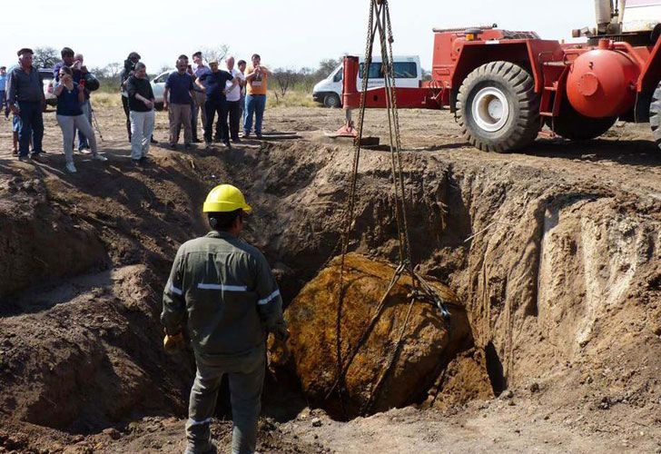 Hallan un meteorito de más de 30 toneladas que lo ubica como el segundo más grande del mundo.