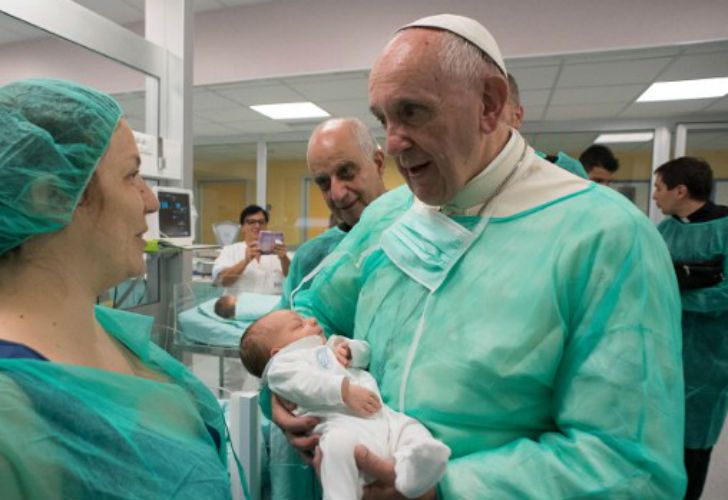 El papa Francisco en un Hospital de Roma