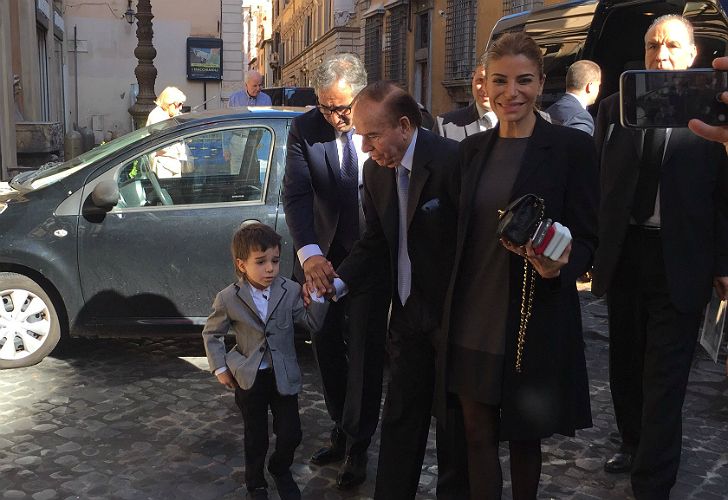 El Papa Francisco recibió este lunes al expresidente Carlos Menem, junto a su familia.