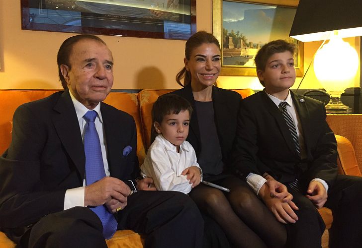 El Papa Francisco recibió este lunes al expresidente Carlos Menem, junto a su familia.