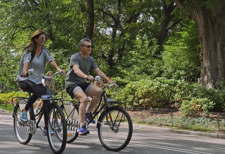 Macri y su esposa pasearon en bicicleta por el Central Park.