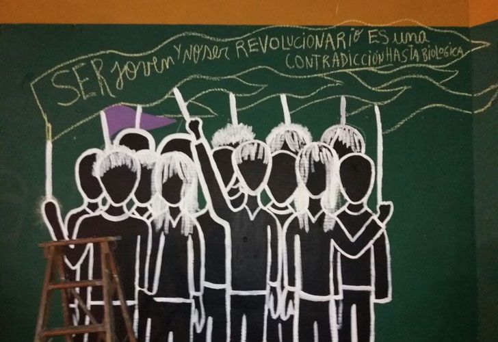 Detenidos por pintar un mural