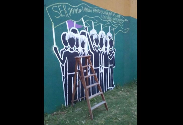 Detenidos por pintar un mural