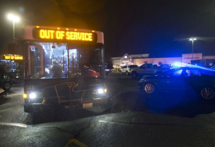 La policía se desplazó hasta el Cascade Mall de Burlington para asistir a las víctimas. 