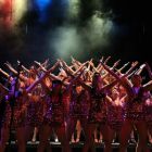 El Show Choir combina baile con canto coral en un repertorio de música popular.