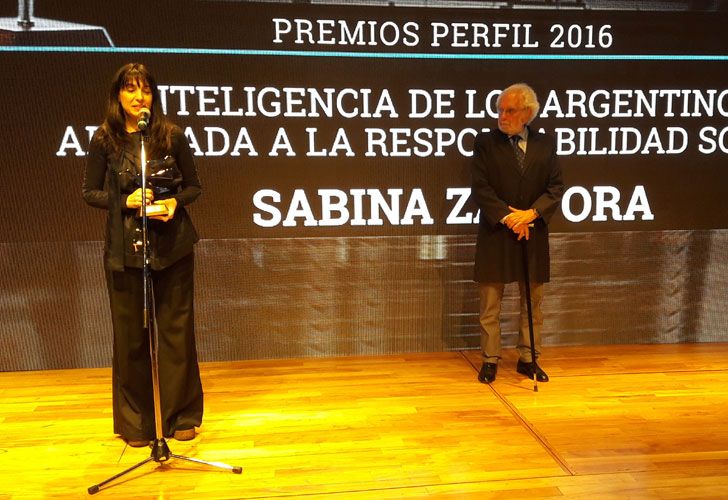 La gerente de Sustentabilidad de Natura Cosméticos, Sabina Zaffora, recibió el Premio Perfil a la Inteligencia de los argentinos.