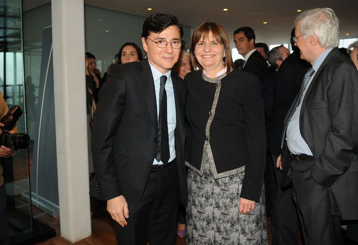 Jorge Fontevecchia junto a la ministra de Seguridad, Patricia Bullrich.